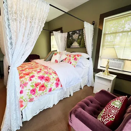 Wolf Creek Bed And Breakfast-3